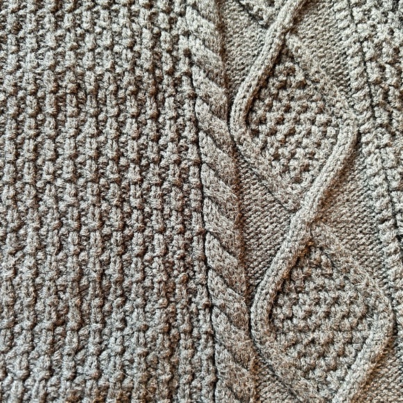 Gap Women’s Cable-Knit Turtleneck Sweater Size S - Picture 3 of 5